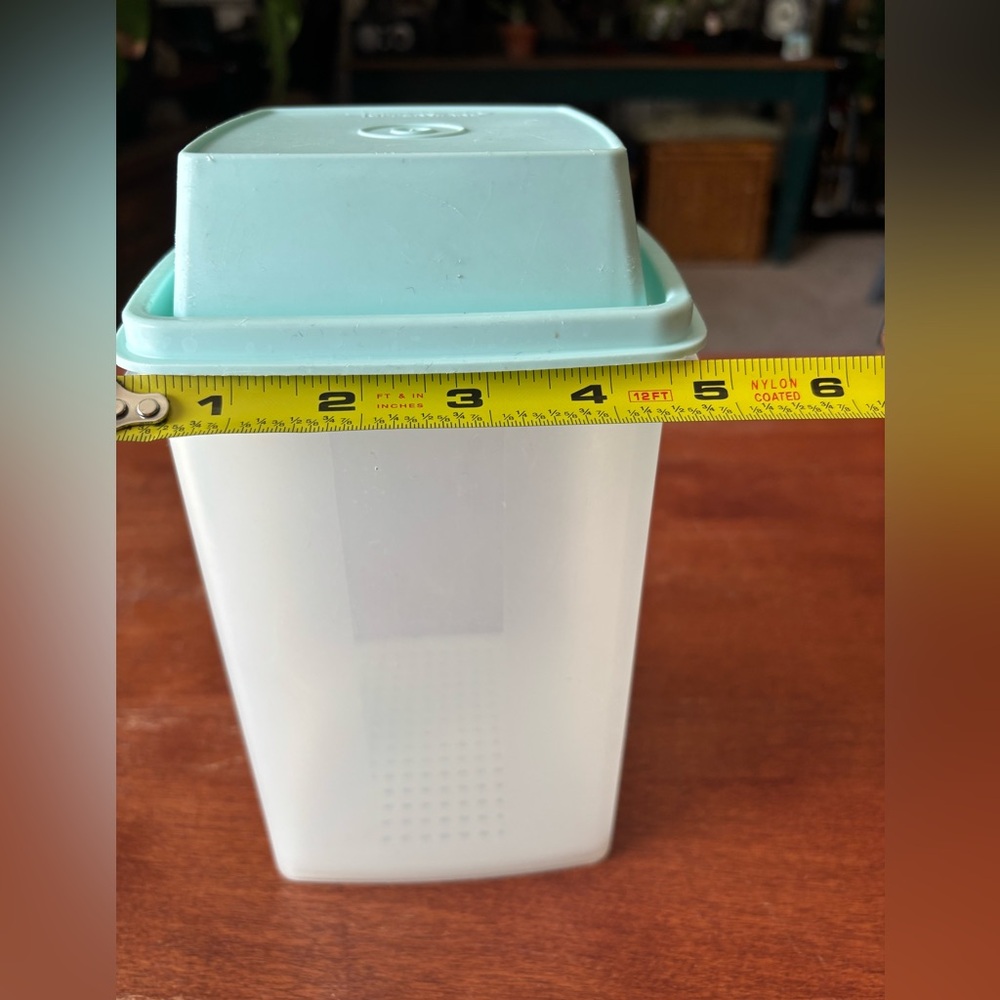 Tupperware Pick A Dilly Versatile Pickle Container - Picture 8 of 9